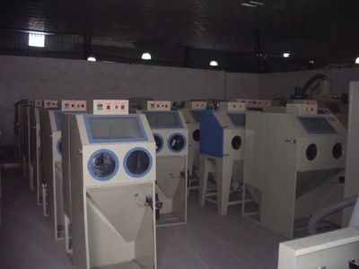 陽江小型刀具噴砂機(jī)與鋸片噴砂機(jī) 高效精飾的工業(yè)利器
